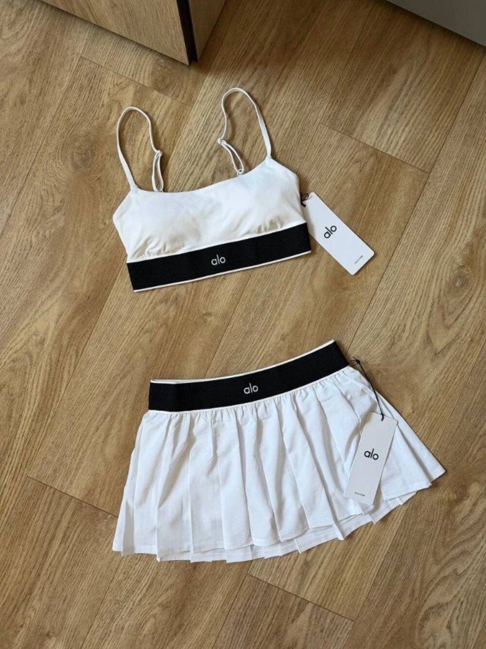 Alo Yoga ALO Softcult Amp It Up Low-Rise Tennis Skirt & Sports Bra Set XS